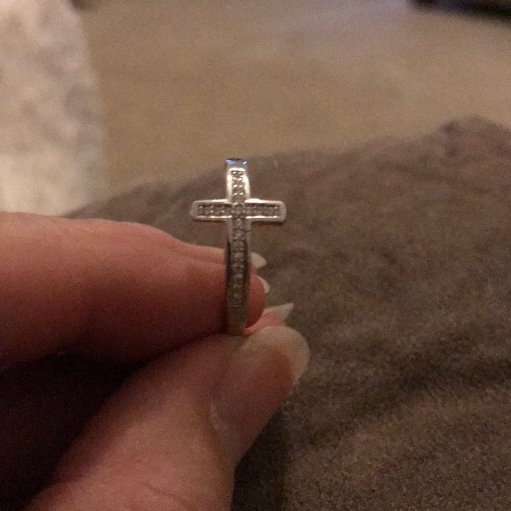 Simple Faith Cross Ring - Picture 6 of 6